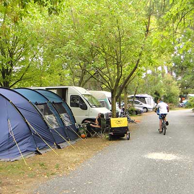 Locations hébergements Camping 3 étoiles La Tremblade | Mobil Homes, Chalets, Bungalows semi-toilés, ...