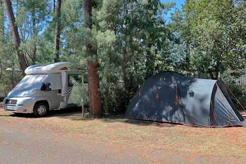 Tent or caravan pitch for camping near Royan and La Palmyre